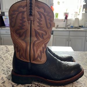Black and Tan Ariat Boots 10.5D